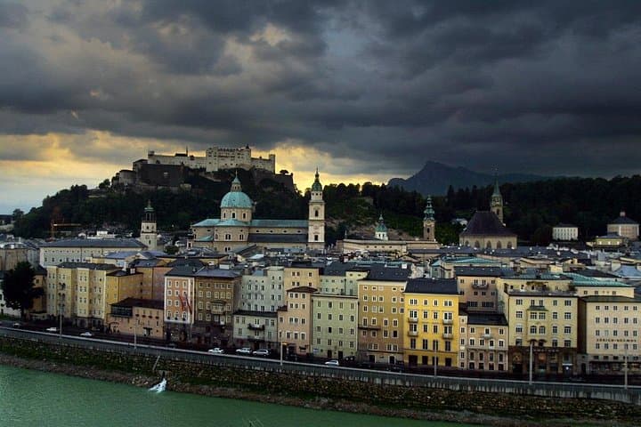 Private one way transfer from Salzburg to Cesky Krumlov