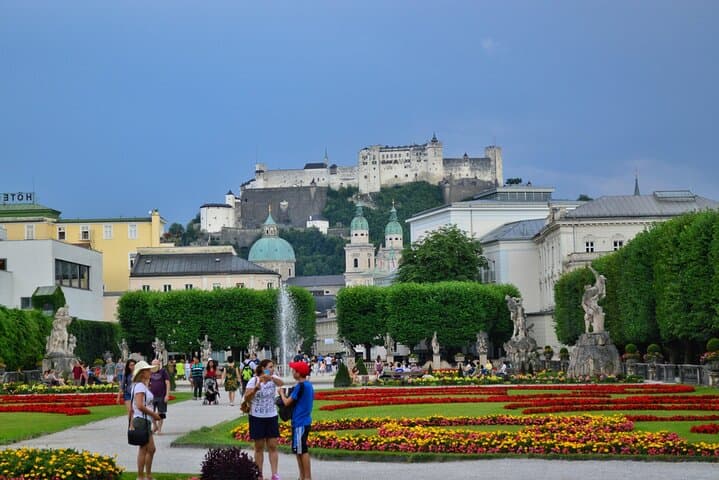 Private one way transfer from Salzburg to Cesky Krumlov