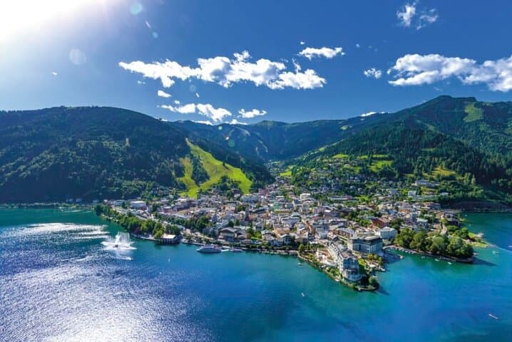 Private one way Sightseeing transfer from Zel am See to Prague via Cesky Krumlov