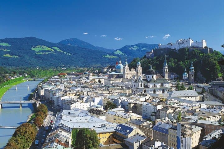 Private one way transfer from Salzburg to Cesky Krumlov