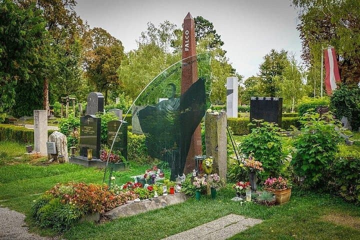 Falco grave