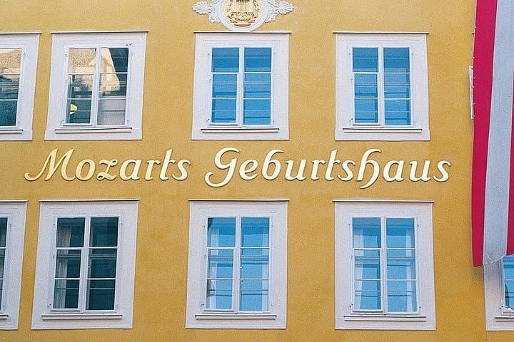 Mozart's Footsteps: Puzzle Tour in Salzburg's Old Town