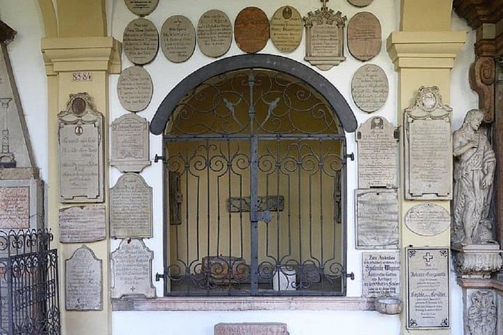 Mozart's Footsteps: Puzzle Tour in Salzburg's Old Town
