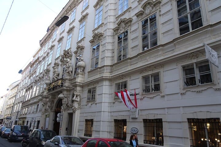 Vienna self-guided walking tour and scavenger hunt