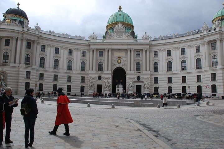 Vienna Private Walking Tour including State Opera