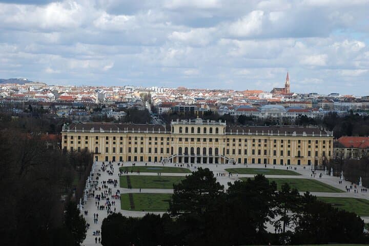 Vienna Private Walking Tour including State Opera
