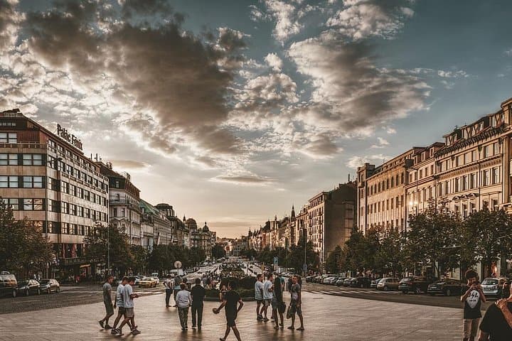 Private Transfer from Vienna to Prague with Stop in Hluboká or Český Krumlov