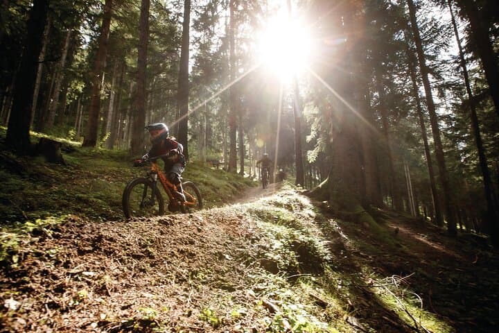 Guided downhill biking at Bikepark Innsbruck