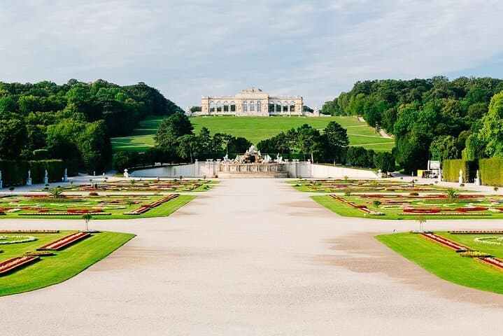 Panoramabahn Schoenbrunn