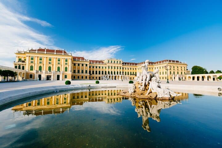 Panoramabahn Schoenbrunn