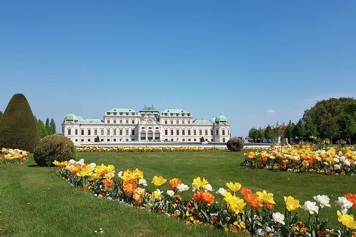 Private Themed Tour of the Belvedere with an Art Historian: "The Kiss" by Gustav Klimt: how it became the Symbol of the Viennese Art