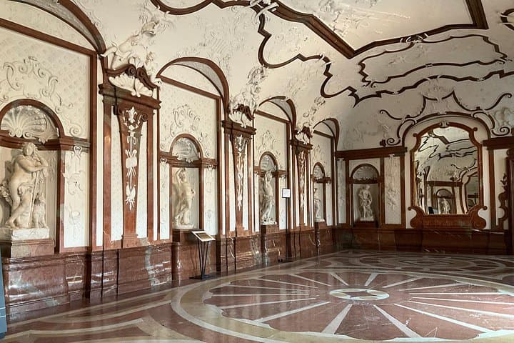 Private Tour of Belvedere with Art Historian Guide and Tickets