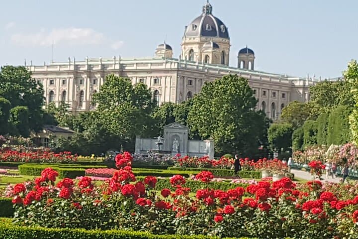 The rose garden, part of the Hofburg area
with the Natural History Museum in the background