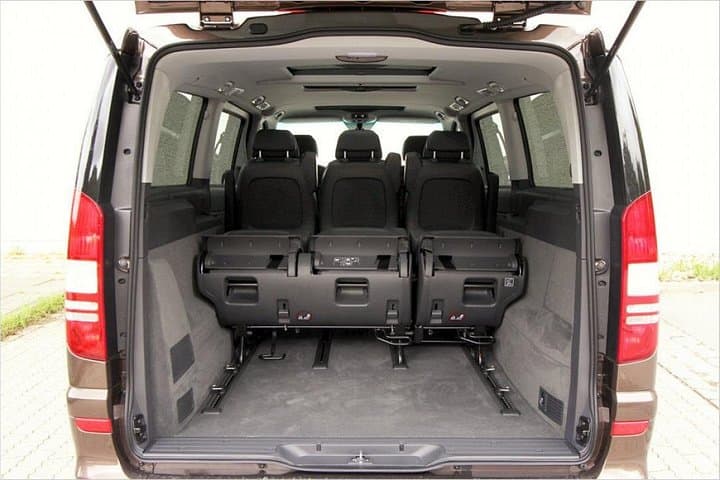 Private airport transfer in Vienna for up to 8 people in minibus
