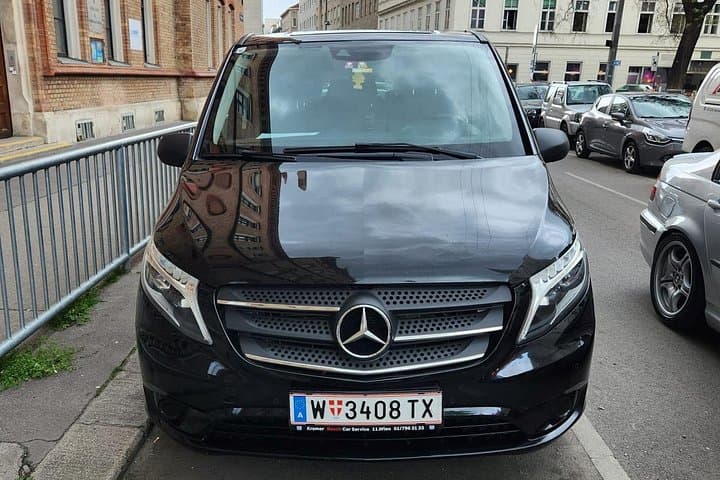 Private airport transfer in Vienna for up to 8 people in minibus