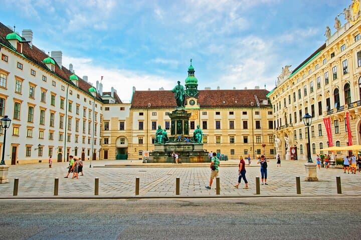 Private tour of Hofburg, Sisi Museum and Imperial Apartments