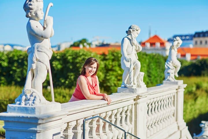 Skip-the-line Belvedere Palace Guided Tour with Transfers