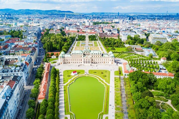 Skip-the-line Belvedere Palace Guided Tour with Transfers