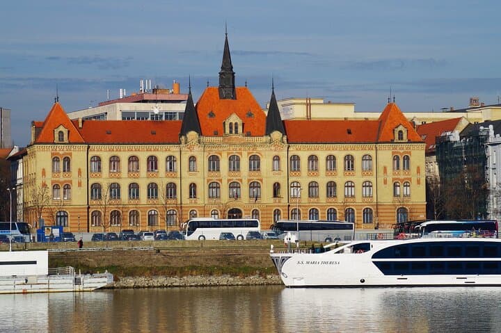 Private Transfer From Vienna To Bratislava, 2h Stop in SchlossHof