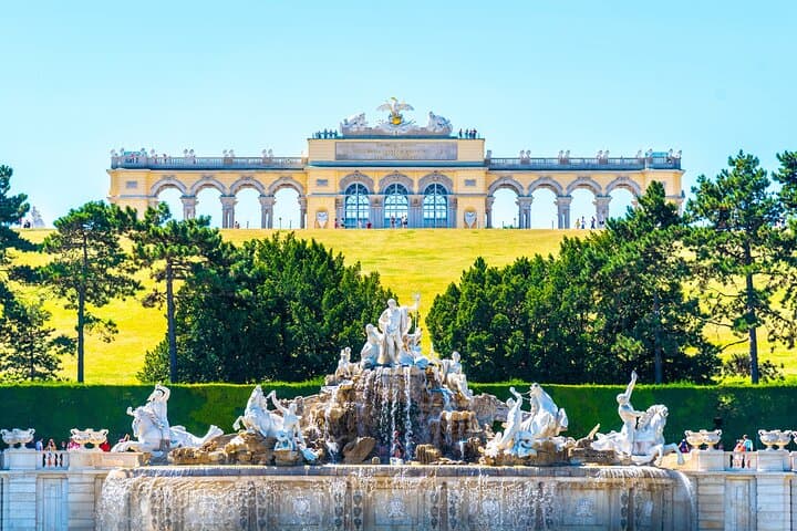 Vienna: Schönbrunn Palace Gardens Private Guided Tour