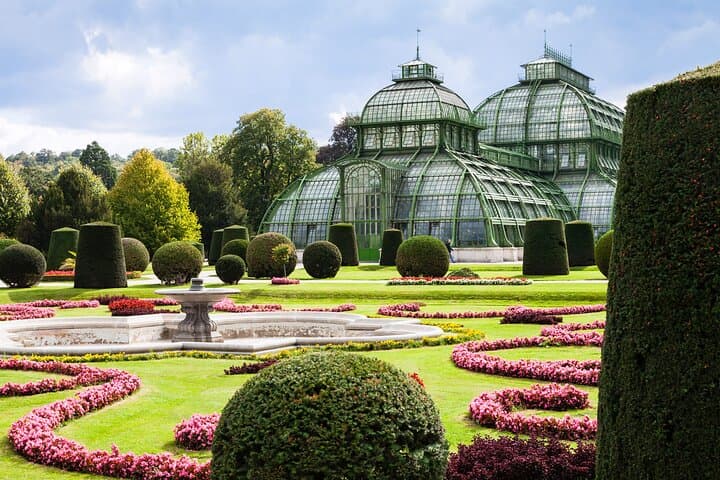 Schonbrunn Palace Fast Track Tour with Guide and Transfers