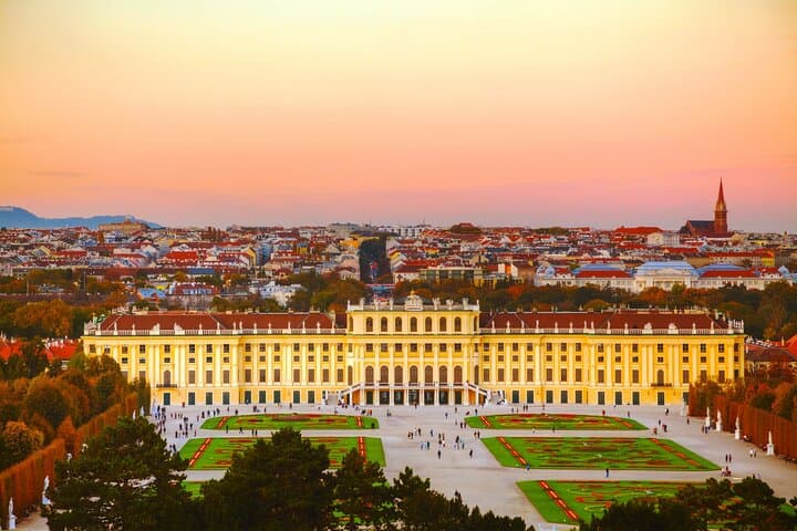 Schonbrunn Palace Fast Track Tour with Guide and Transfers