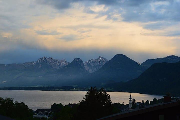 Full Private Day Trip from Vienna to Salzburg and Lakes Region