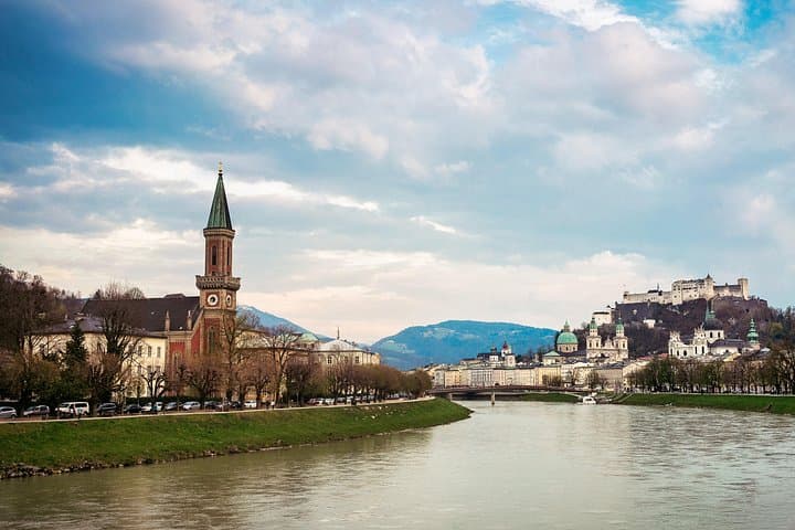 Full Private Day Trip from Vienna to Salzburg and Lakes Region