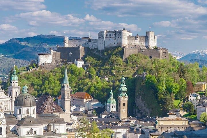 Full Private Day Trip from Vienna to Salzburg and Lakes Region