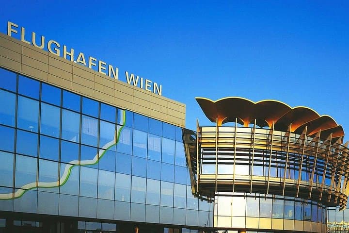 Vienna City Business Private Transfer to Vienna Airport Schwechat