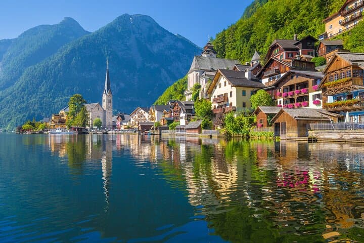 Private Alpine Heritage Tour by Car from Salzburg to Hallstatt