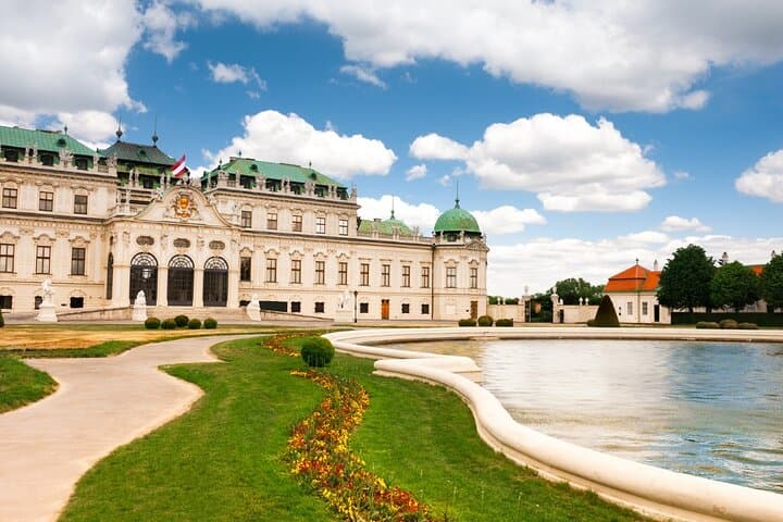 3 Hours Private Beldevere Museum Walking Tour
