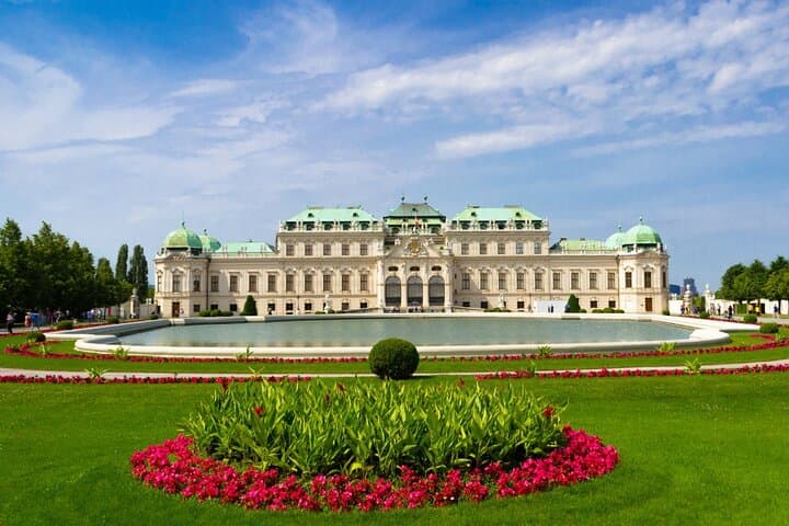 3 Hours Private Beldevere Museum Walking Tour
