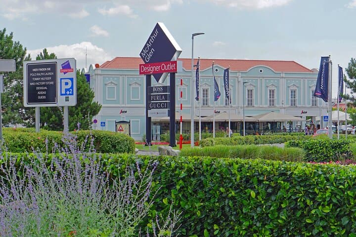 Private Shopping Tour from Vienna to Designer Outlet Parndorf