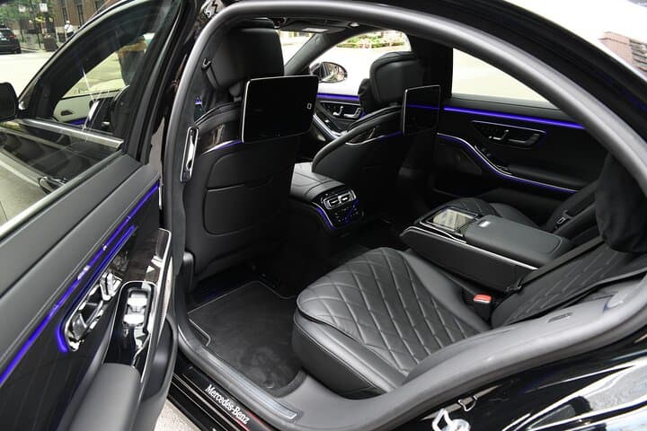 Airport Transfer: Salzburg Airport SZG to Salzburg by Luxury Car