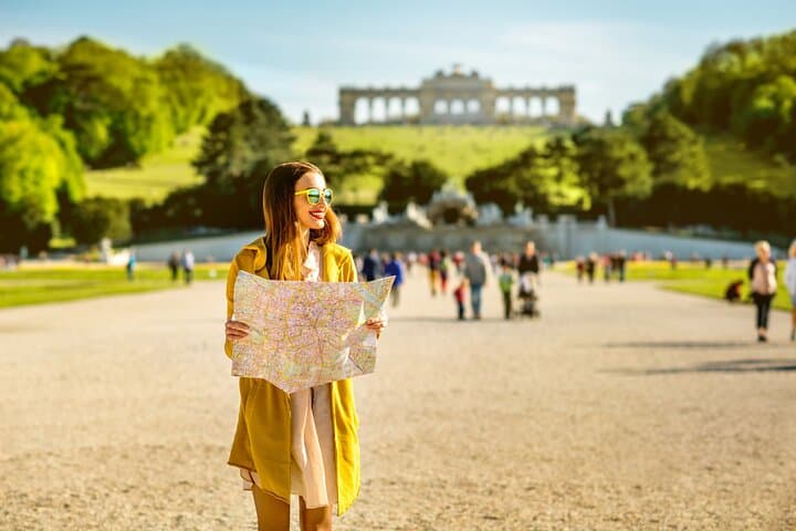 Vienna: Schönbrunn Palace Gardens Private Guided Tour