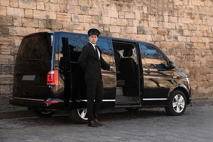 Private One Way Transfer from Vienna Hotels to Vienna Airport