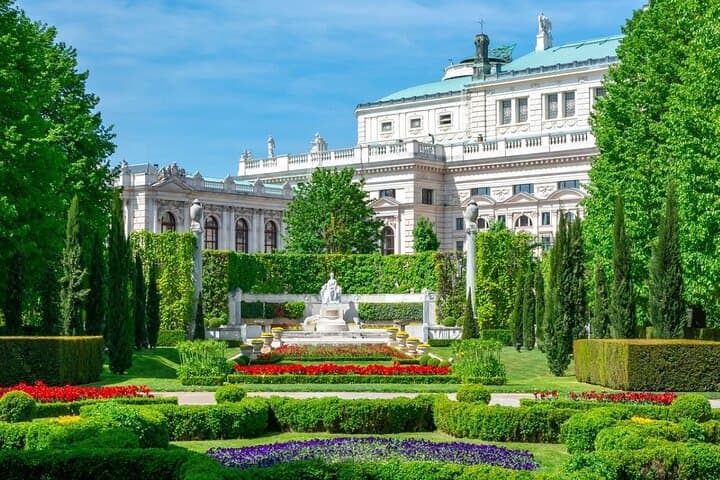 Private Audio Guided Walking Tour in Vienna
