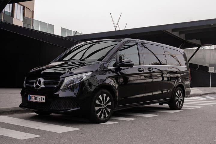 Full Day Private Tour to Budapest in a Luxury Car with Pickup