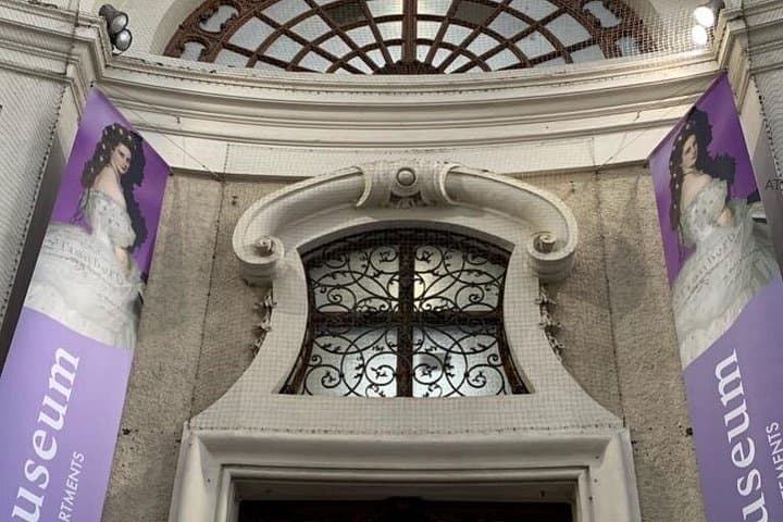 Vienna Self-Guided City Walking Tour & Scavenger Hunt
