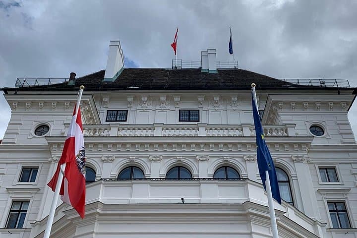 Vienna Self-Guided City Walking Tour & Scavenger Hunt