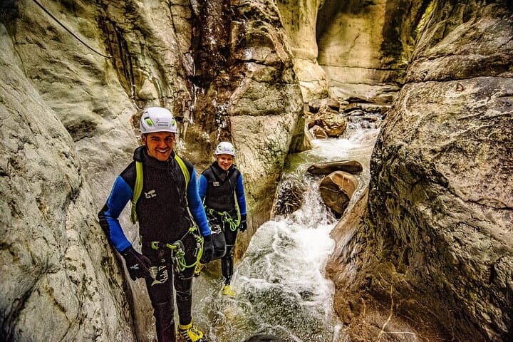 Action-packed canyoning in the Kobelache