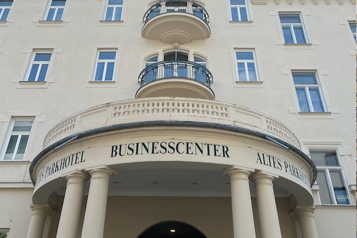 Villach Self-Guided City Walking Tour & Scavenger Hunt