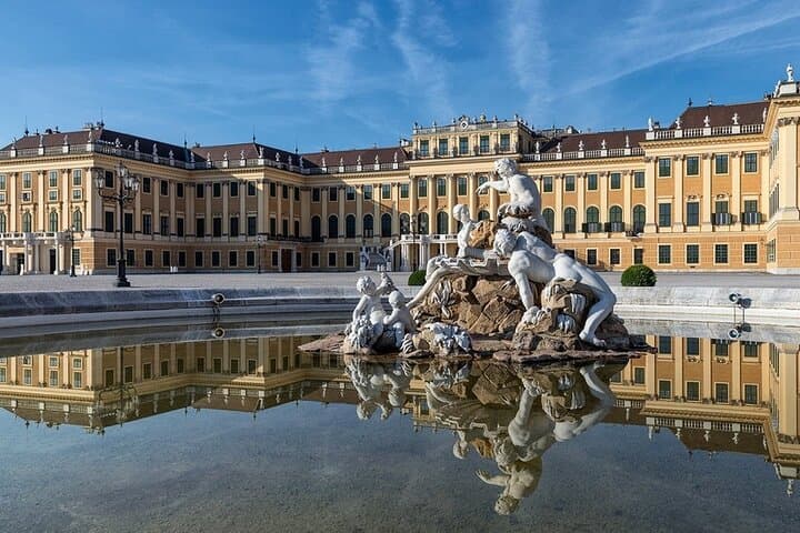 Best of Vienna Pass: Schönbrunn, Belvedere, Big Bus & Cruise
