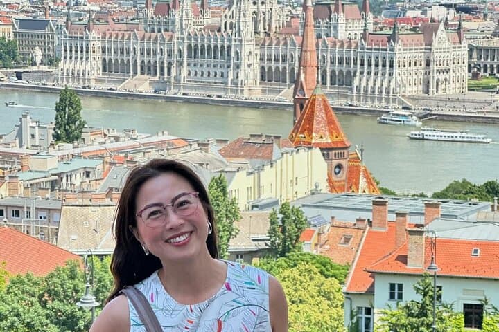 Vienna to Budapest and Bratislava Private Full Day Guided Tour