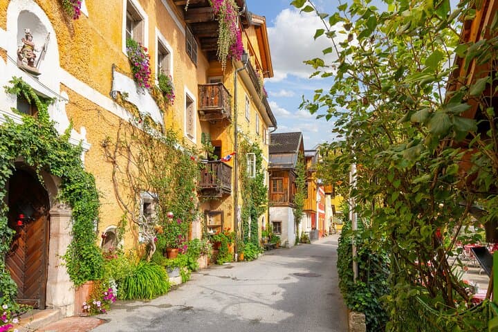 Private Hallstatt & Mondsee Day Trip from Salzburg