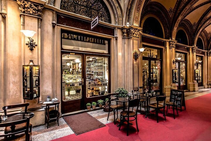 Vienna Self Guided Walking Tour: Royal traditions & Cafe Culture