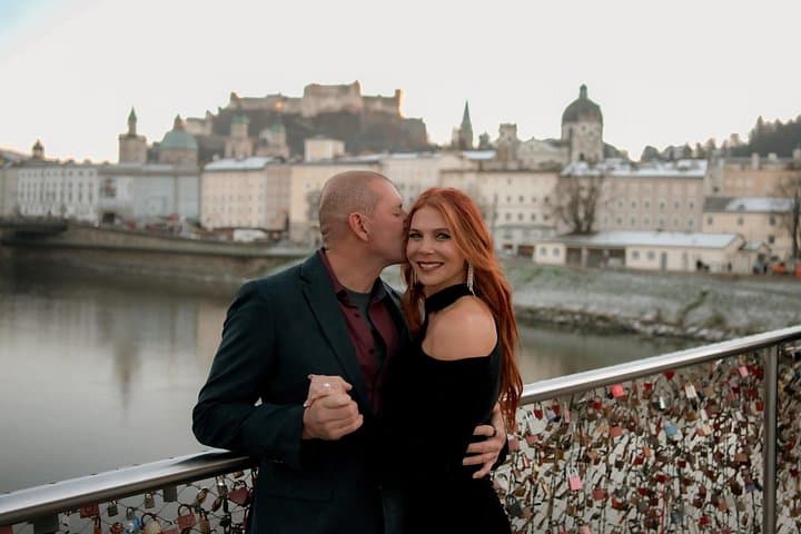 Private Vacation Photoshoot with Photographer in Salzburg