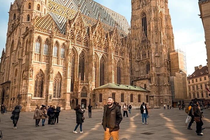 Vienna to Budapest and Bratislava Private Full Day Guided Tour