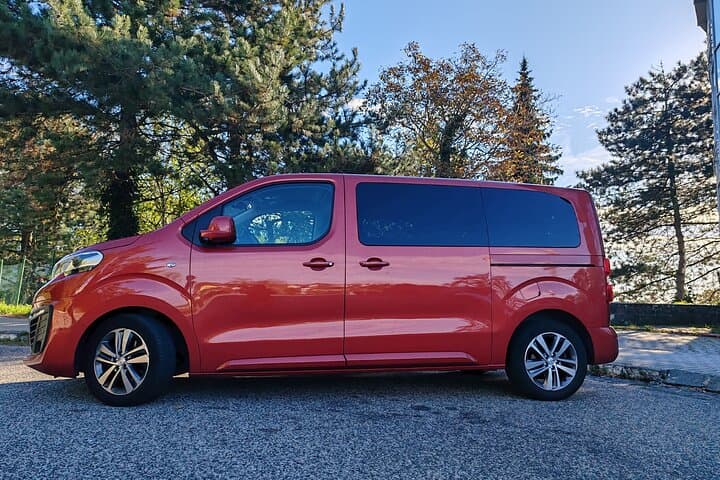 One-Way Private Transfer from Vienna to Prague